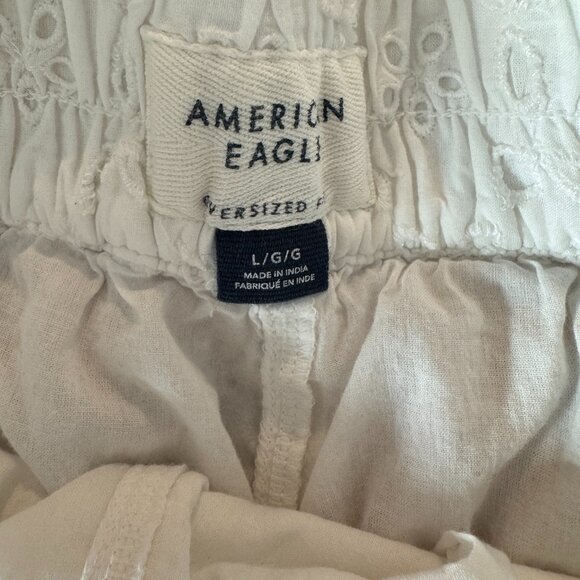 Pretty Eyelet Shorts size L - Picture 2 of 5